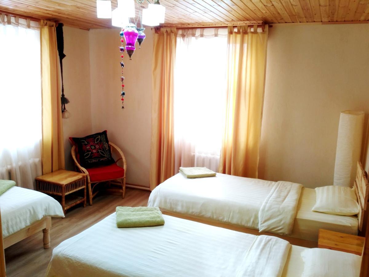 Evergreen Guesthouse Karakol Extérieur photo